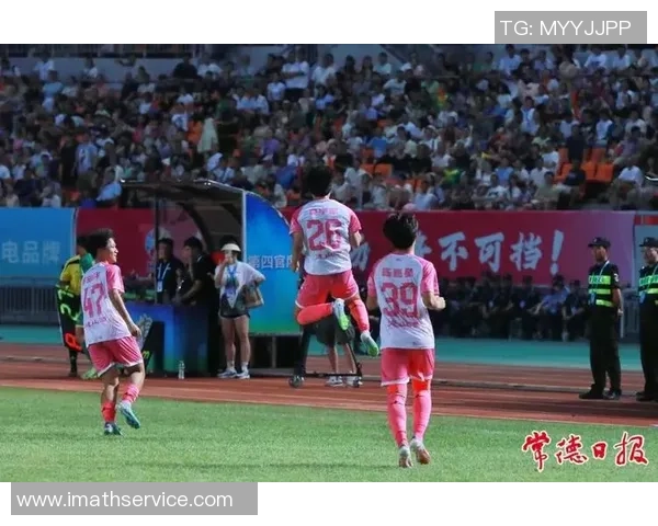 农牧学院足球球星崭露头角成校园体育新风尚引领者 农牧学院足球球星崭露头角成校园体育新风尚引领者