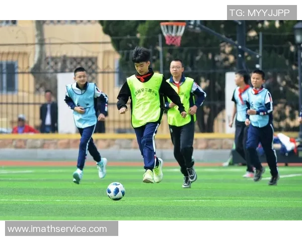 如果足球球星化身巾帼英豪演绎绿茵赛场上的巅峰较量