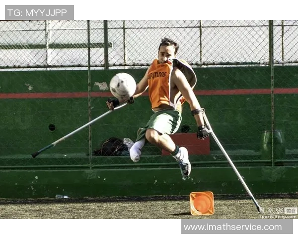 独树一帜的足球明星们如何凭借独特个性征服绿茵场