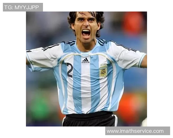 聚焦绿茵传奇探秘足球非凡球星签名背后的荣耀与故事