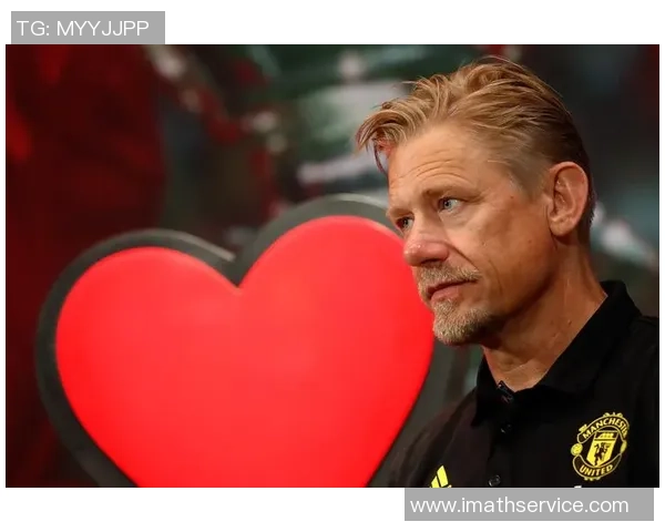 足球球星带刀侍卫背后的传奇故事与他在绿茵场的铁血气质解析