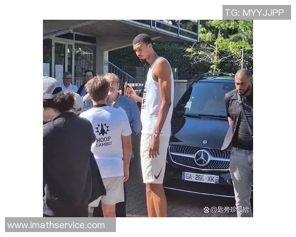 足球球星爆炸肌肉引发关注他们如何通过训练塑造惊人身材